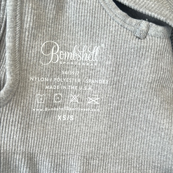 Gray Ribbed Crop Top - Picture 3 of 3